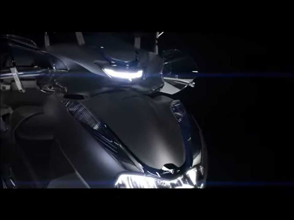 Bloco ótico repaginado é uma das novidades do Honda SH 350i exibido em teaser
